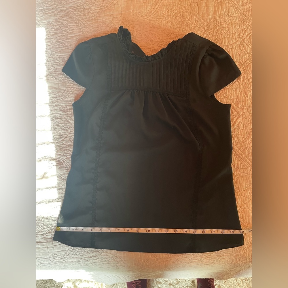 ModCloth high-neck cap-sleeved button-back top - Picture 4 of 6